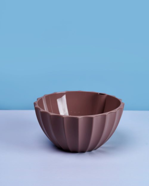 картинка Кашпо Ракушка 2,4л с дрен.вставкой Мокко (ПластАвеню) магазин Одежда+ являющийся официальным дистрибьютором в России 